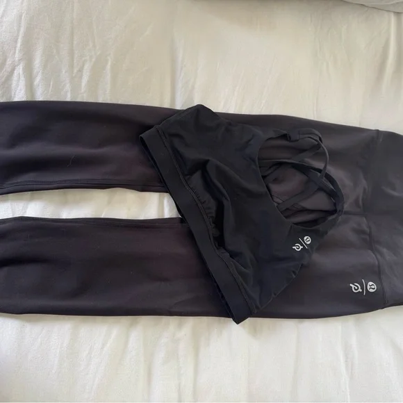 Lululemon Peloton Leggings and Bra Set Worn maybe Twice Size 8 - Picture 3 of 6